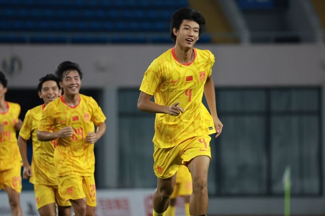 官方：U17国足与阿森纳并列冠军，赵松源当选明日之星最佳球员！